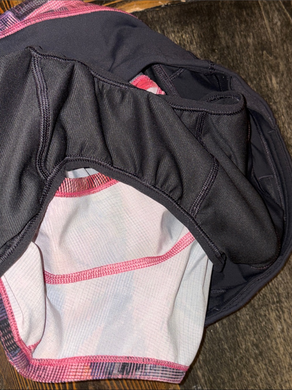 lululemon athletica shorts size 4 - Picture 6 of 7